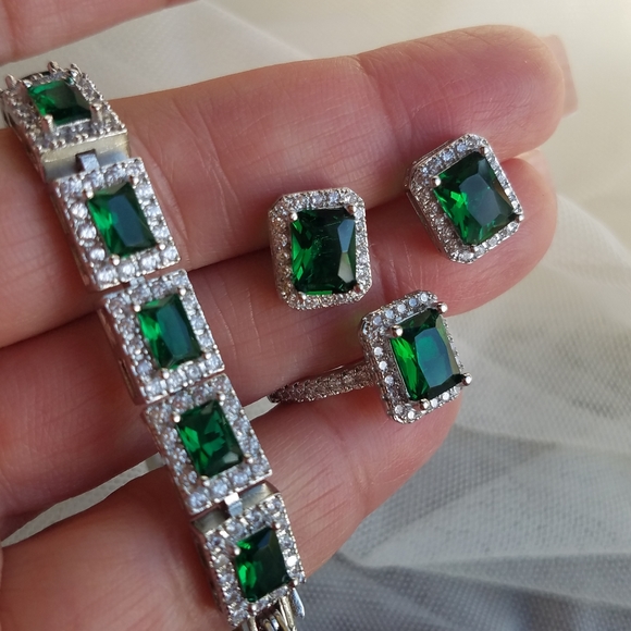 Swarovski Elements 925 Sterling Silver Emerald Green HaloEarrings NEW - Picture 12 of 14